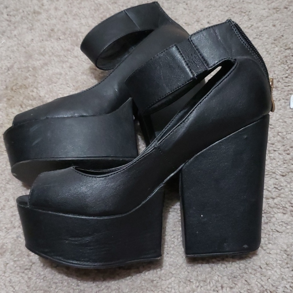Chunky Black Wedge